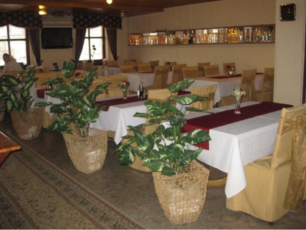 Hotel Oko Nitra Exterior photo